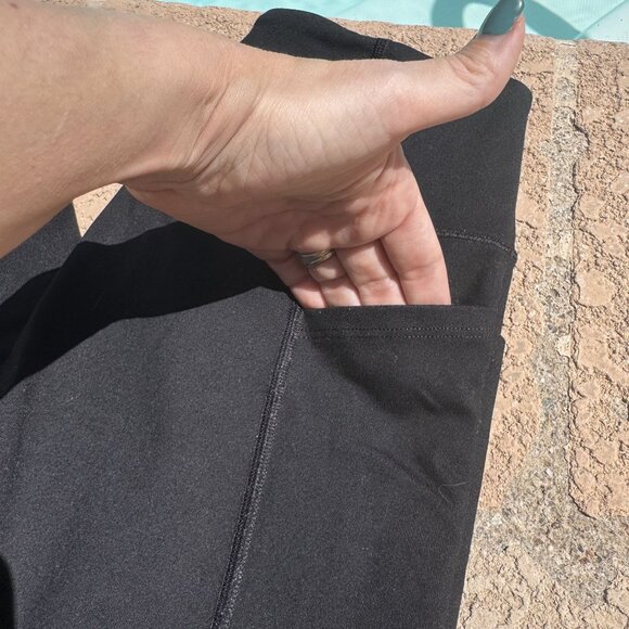Victoria Sport Black High-Waisted Pocket‎ Leggings Small - Picture 2 of 7